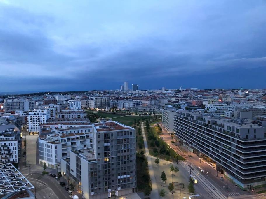 Appartamento Stunning View Over Vienna In City Center Esterno foto