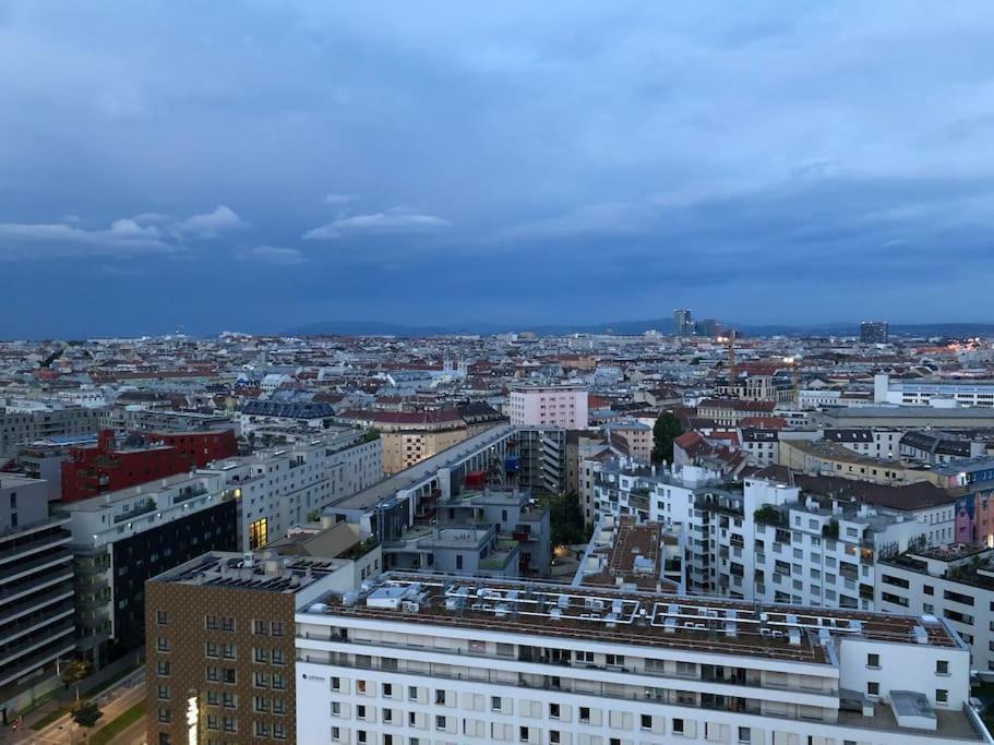 Appartamento Stunning View Over Vienna In City Center Esterno foto